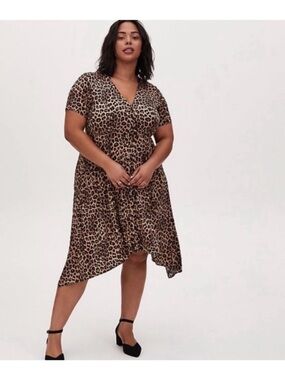 Torrid leopard challis button up midi dress animal print NWOT